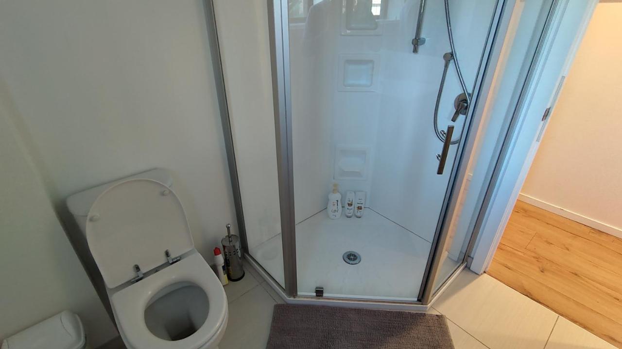 Pencarrow Lakeside Apartment Queenstown Extérieur photo